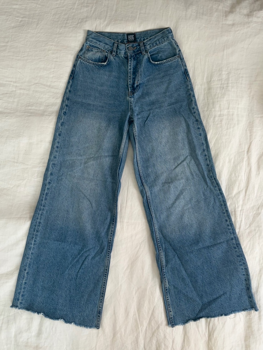 BDG Wide Leg Jeans in Medium Blue Wash